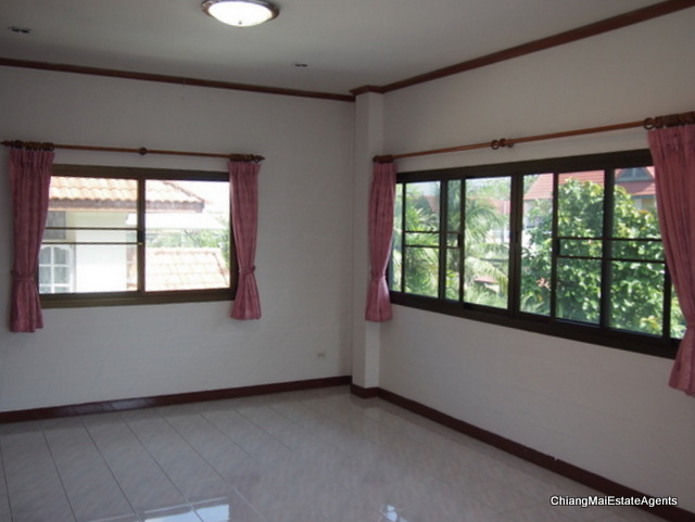Large 4 Bedroom/3 Bathroom Home For Rent