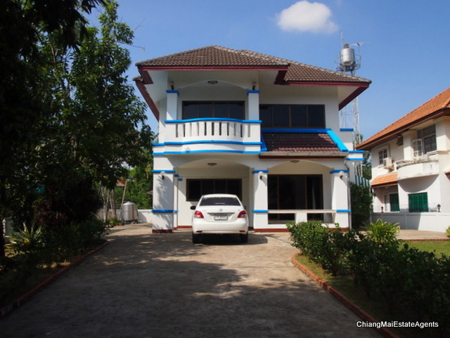 Large 4 Bedroom/3 Bathroom Home For Rent