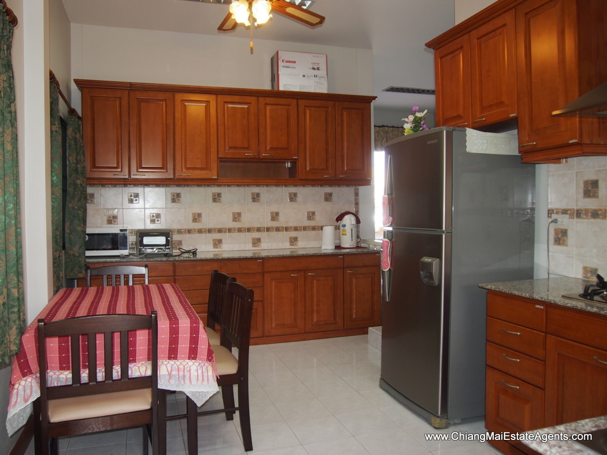 Spacious and Clean - 3 Bed Bungalow in Sansai