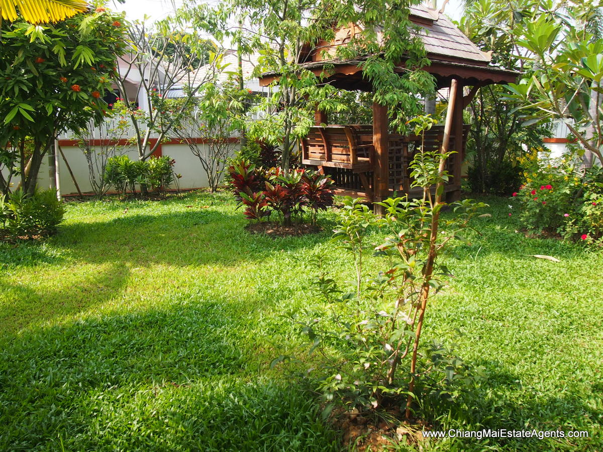 Spacious and Clean - 3 Bed Bungalow in Sansai