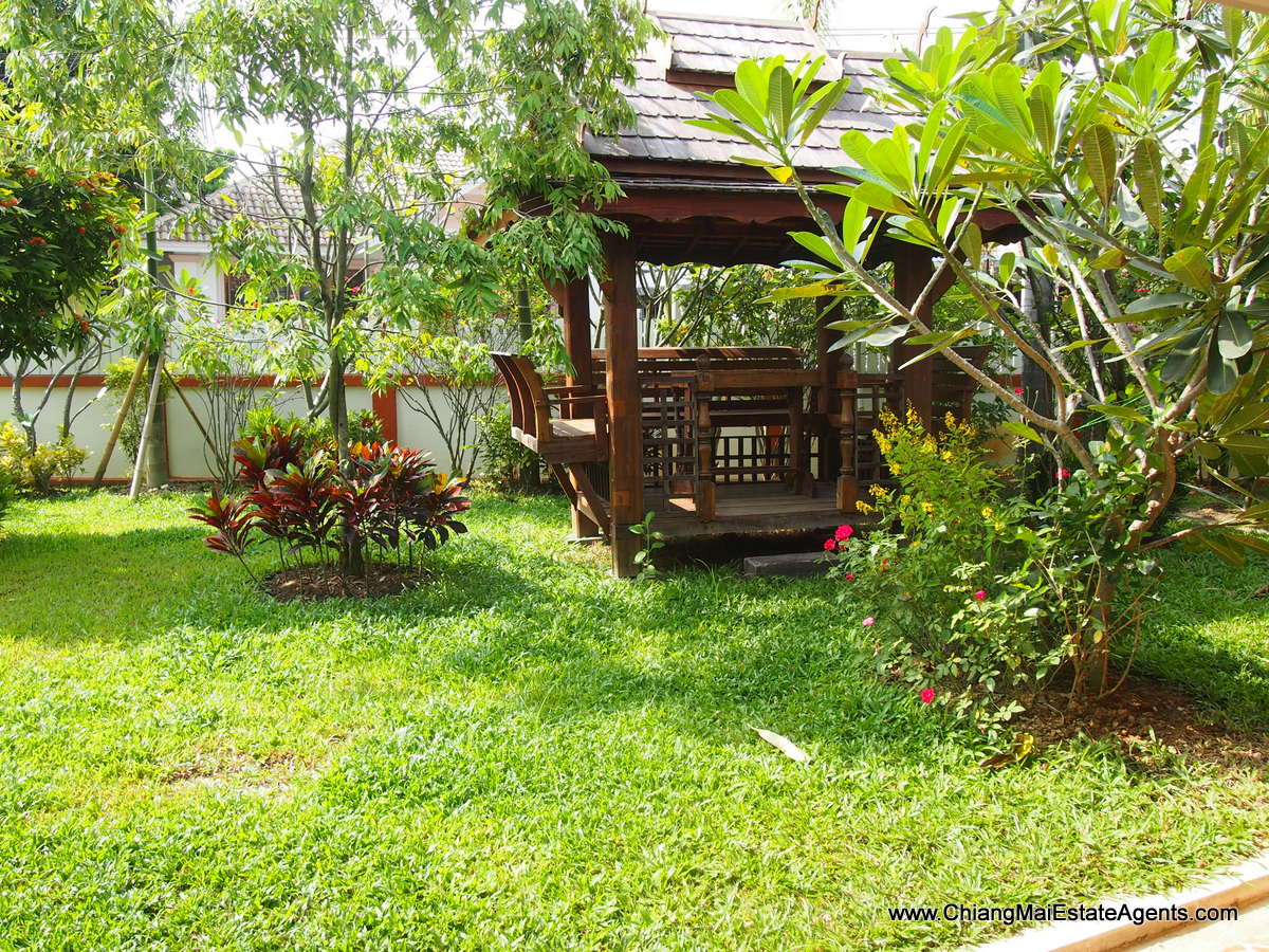 Spacious and Clean - 3 Bed Bungalow in Sansai