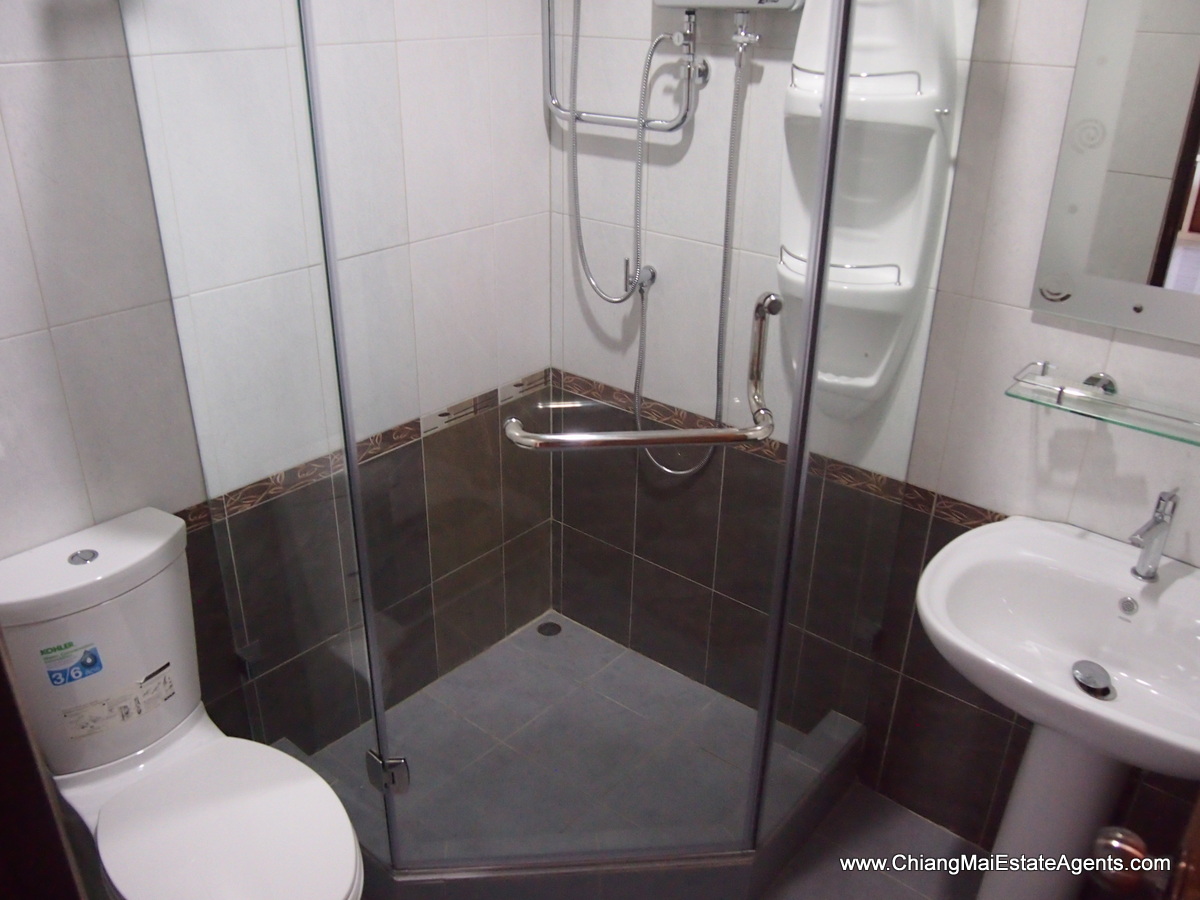 Spacious and Clean - 3 Bed Bungalow in Sansai