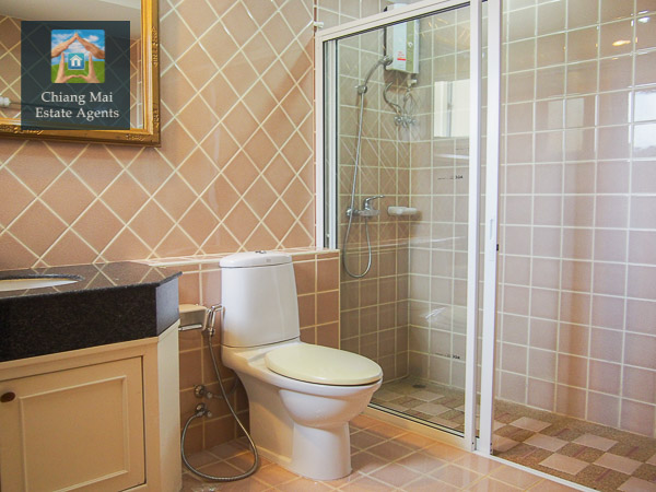 4 Bed Home with Private Pool in Lanna Thara