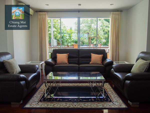 4 Bed Home with Private Pool in Lanna Thara