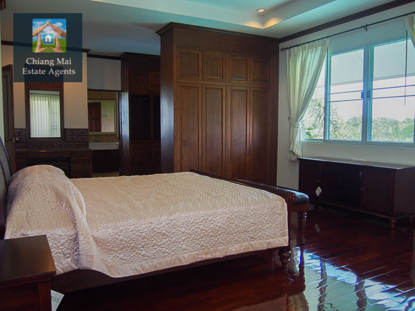 4 Bed Home with Private Pool in Lanna Thara