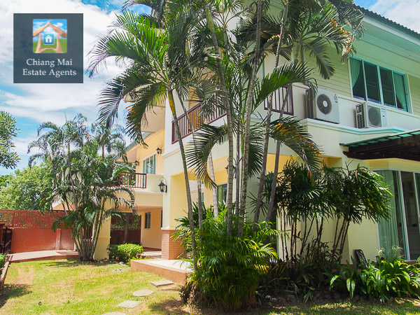 4 Bed Home with Private Pool in Lanna Thara