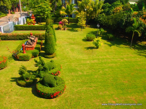 House with Large Garden in Pinery Home
