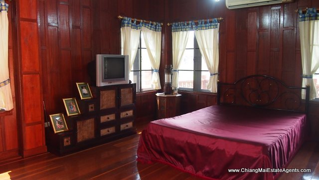 Traditional Lanna Home for Rent in Hang Dong