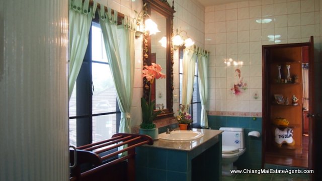 Traditional Lanna Home for Rent in Hang Dong