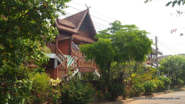 Traditional Lanna Home for Rent in Hang Dong