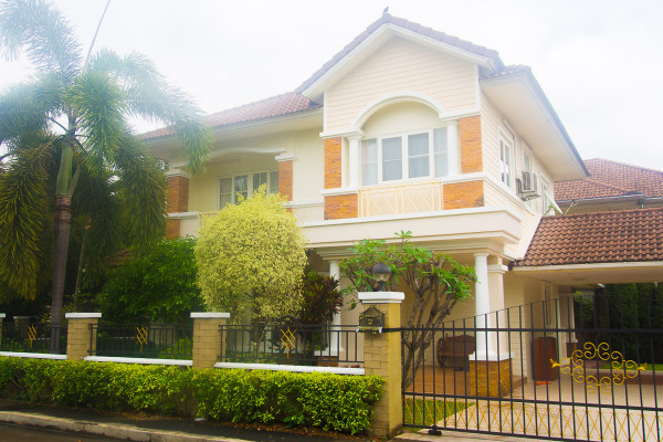 4 Bedroom house for Sale in Home in park