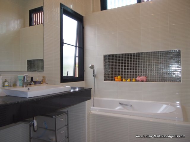 House for rent in Moo Baan Ruttanaruk
