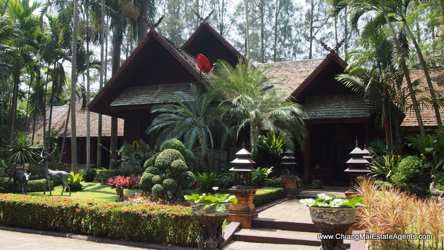 Stunning Teak Home in Saraphi