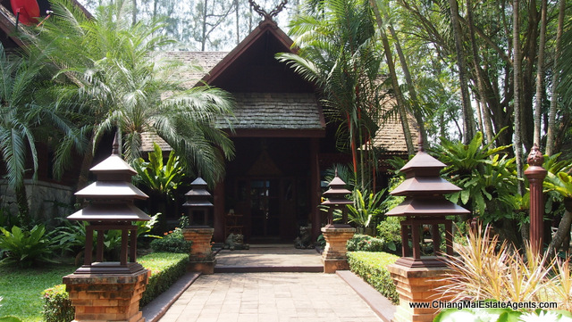 Stunning Teak Home in Saraphi