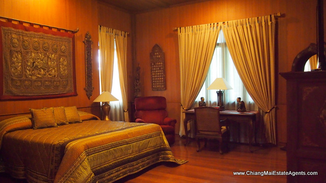 Stunning Teak Home in Saraphi