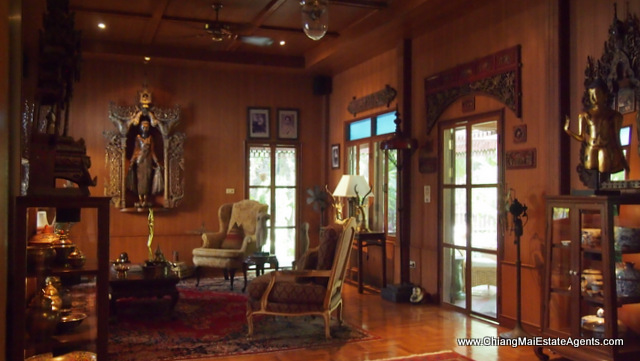 Stunning Teak Home in Saraphi