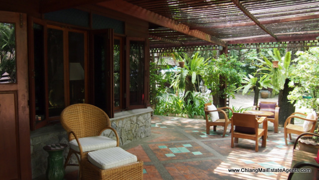 Stunning Teak Home in Saraphi