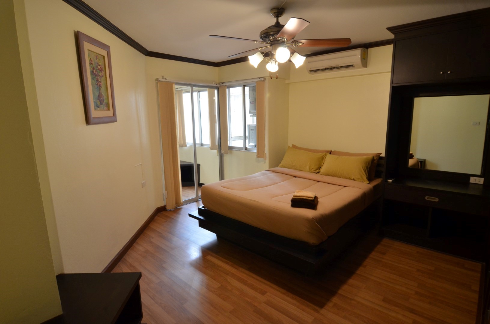 Condo For Sale In Hillside 3