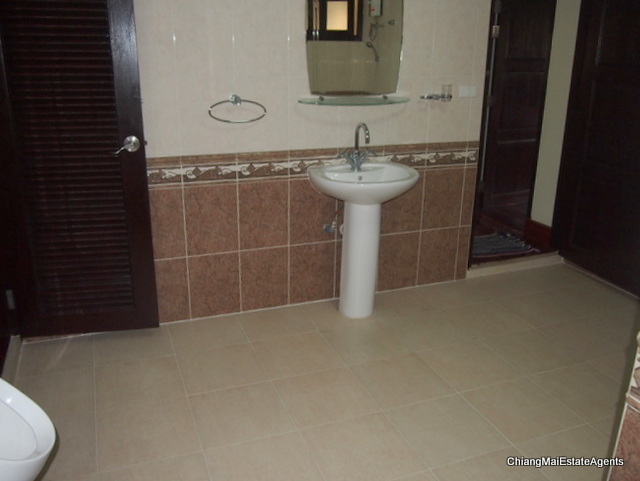 2 Houses on 1 Lot For Rent