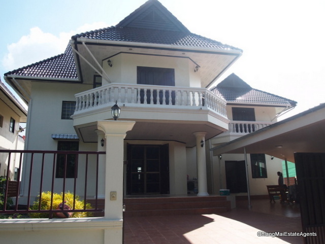 2 Houses on 1 Lot For Rent