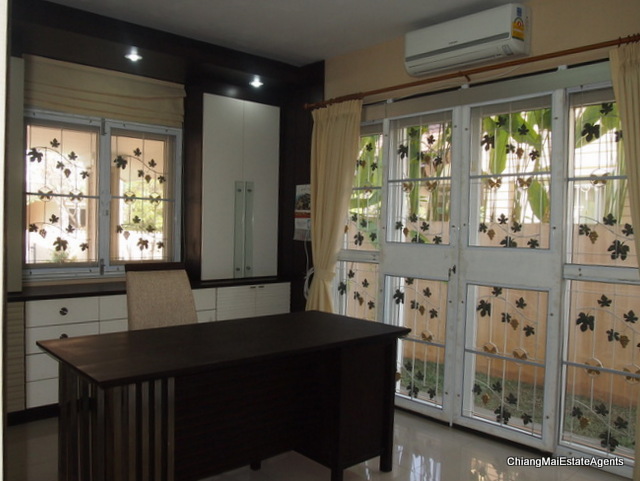 House for Rent with 3 Beds/3 Baths/1 Office