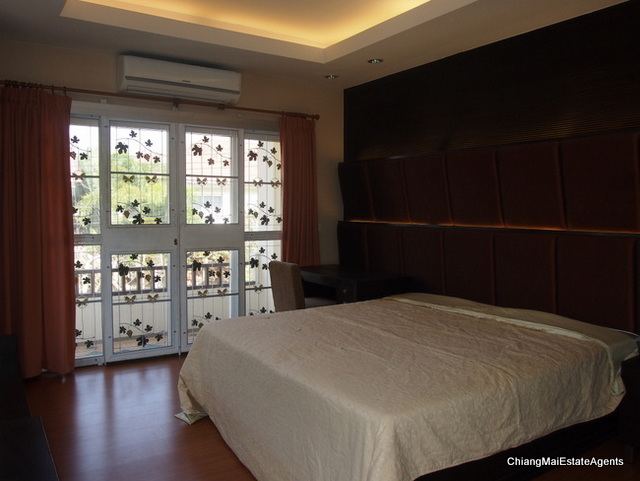 House for Rent with 3 Beds/3 Baths/1 Office