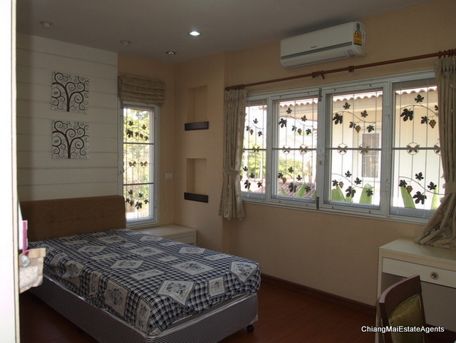 House for Rent with 3 Beds/3 Baths/1 Office