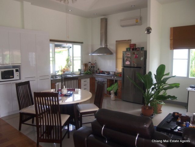 Amazing 3 Bedroom Bungalow with Pool