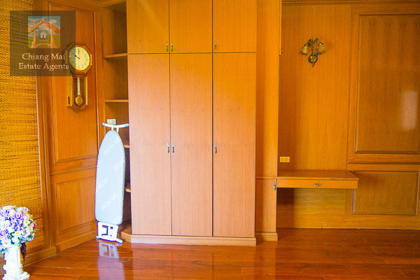 Gorgeous Teak 2 Bedroom Condo For Rent