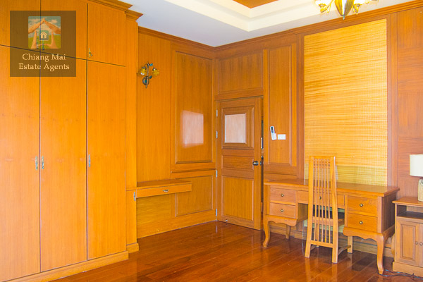 Gorgeous Teak 2 Bedroom Condo For Rent