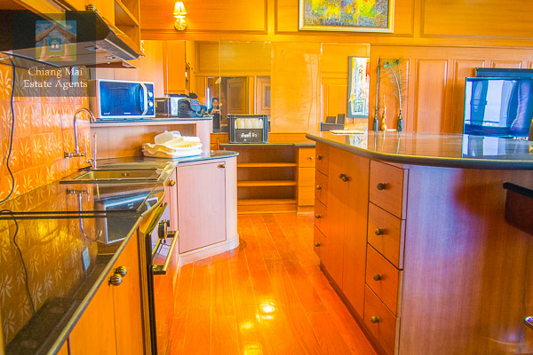Gorgeous Teak 2 Bedroom Condo For Rent