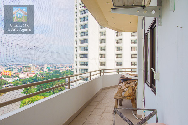 Gorgeous Teak 2 Bedroom Condo For Rent