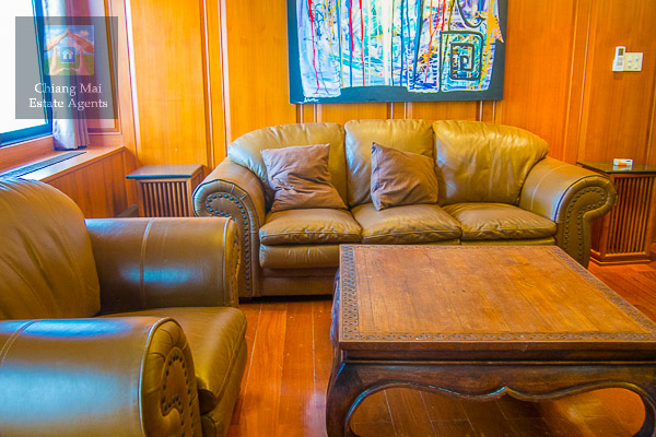 Gorgeous Teak 2 Bedroom Condo For Rent