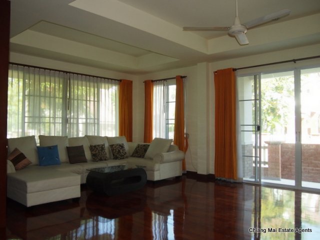 Luxurious 4 Bed/ 4 Bath Home For Rent