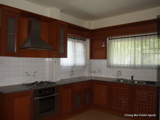 Luxurious 4 Bed/ 4 Bath Home For Rent