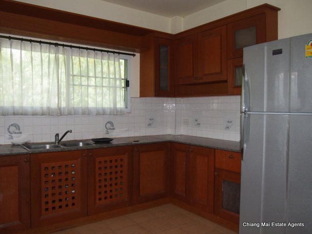 Luxurious 4 Bed/ 4 Bath Home For Rent