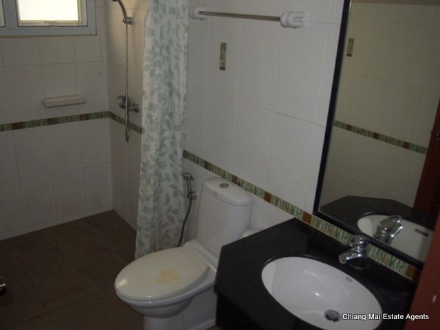 Luxurious 4 Bed/ 4 Bath Home For Rent