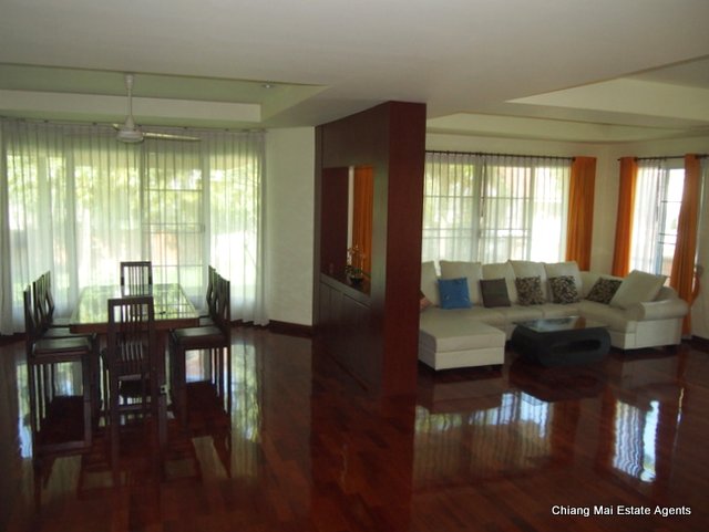 Luxurious 4 Bed/ 4 Bath Home For Rent