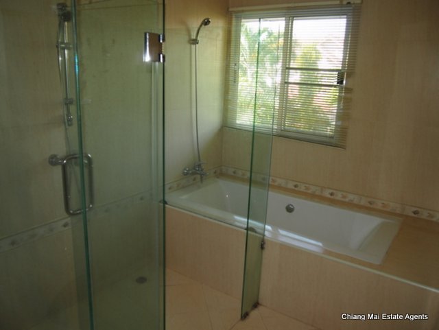 Luxurious 4 Bed/ 4 Bath Home For Rent