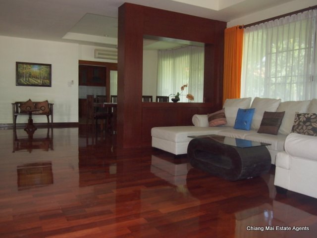 Luxurious 4 Bed/ 4 Bath Home For Rent