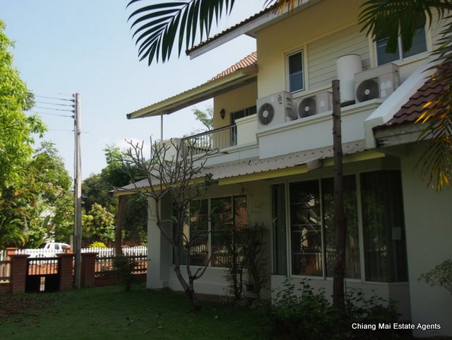 Luxurious 4 Bed/ 4 Bath Home For Rent