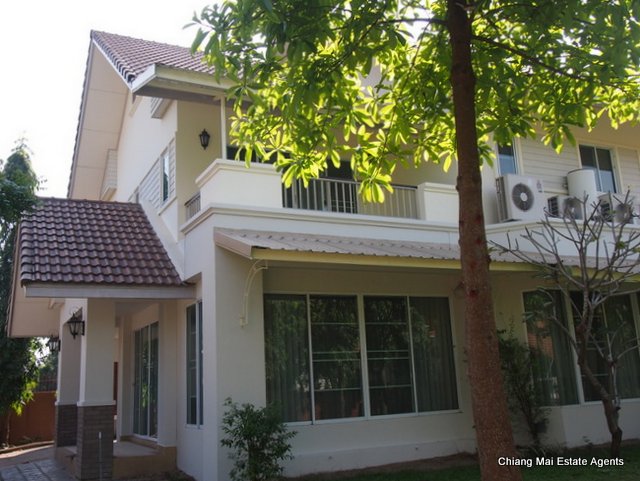 Luxurious 4 Bed/ 4 Bath Home For Rent
