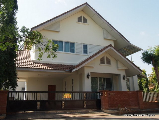 Luxurious 4 Bed/ 4 Bath Home For Rent