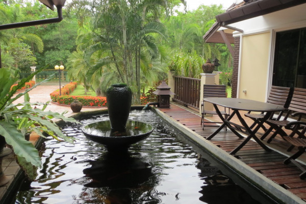 Spacious 4 Bedroom House for Sale in Saraphi, Chiang Mai