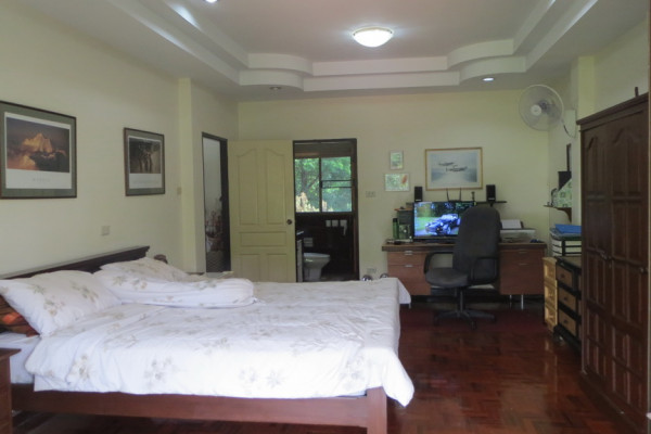 Spacious 4 Bedroom House for Sale in Saraphi, Chiang Mai