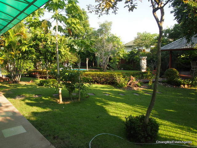 4 Bed/ 5 Bath Home for Rent with Private Pool