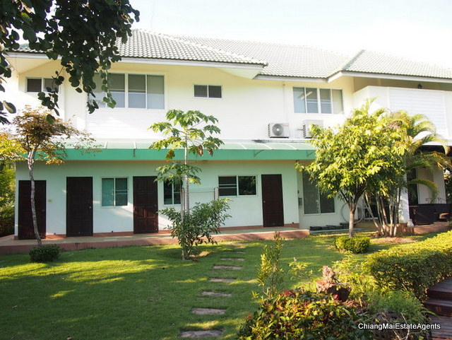 4 Bed/ 5 Bath Home for Rent with Private Pool
