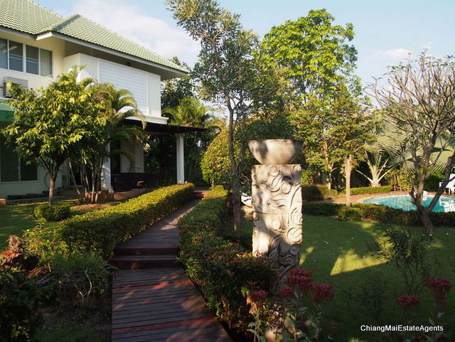 4 Bed/ 5 Bath Home for Rent with Private Pool