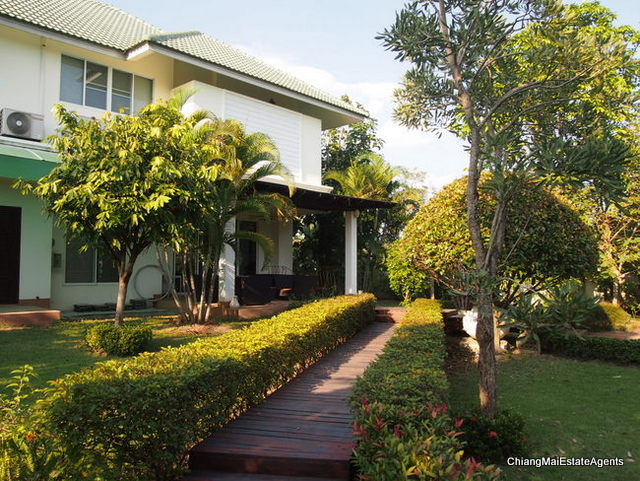 4 Bed/ 5 Bath Home for Rent with Private Pool
