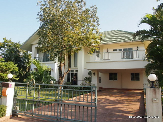 4 Bed/ 5 Bath Home for Rent with Private Pool